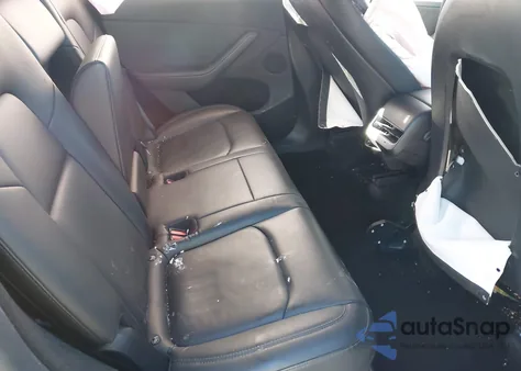 2023 Tesla Model Y Awd/Long Range Dual Motor All-Wheel Drive z USA, uszkodzony, nr VIN 7SAYGDEE4PA161053